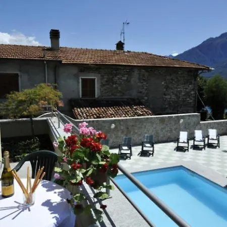 Sleeps 6 Pool Air Con *